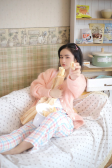 紧身裙女教师办公室系列在线观看